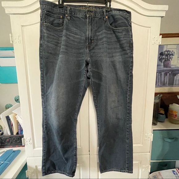 American Eagle Outfitters Other - AEO Relaxed Fit Medium Wash Jeans, Straight Leg 40/32